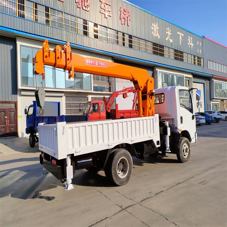 和平区三轮随车吊定制 农用改装机自备吊中瑞长期出售